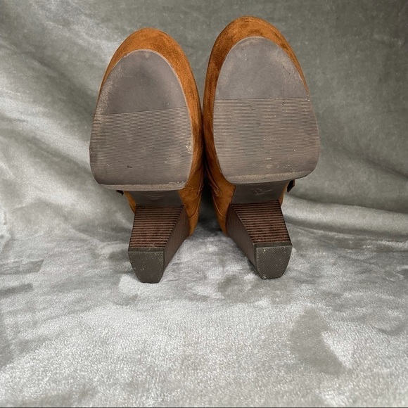 Report Stacked Heel Lace Up Bootie Double Buckle Cognac Faux Suede Size 8.5 - Picture 8 of 11